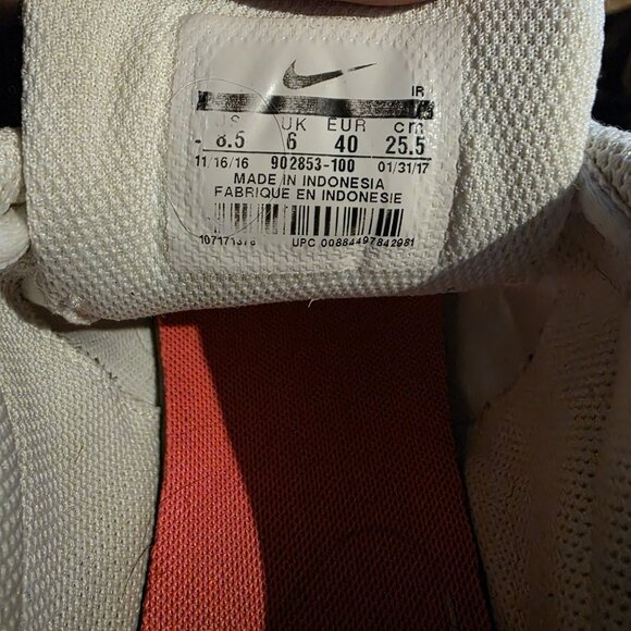 Nike Air Max Motion LW ENG  902853-100 Women's Shoes Size 8.5 - Picture 9 of 9